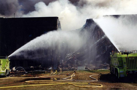 El FBI ha publicado un archivo de fotos con imágenes nunca vistas de los atentados del 11-S donde se muestra la devastación que sufrió el Pentágono