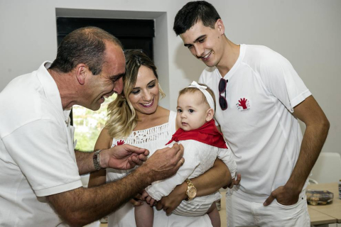Lanzamiento del cohete e imposición de pañuelicos en las Fiestas de Garínoain