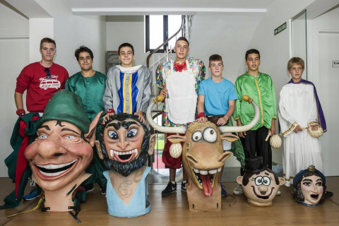 Lanzamiento del cohete e imposición de pañuelicos en las Fiestas de Garínoain