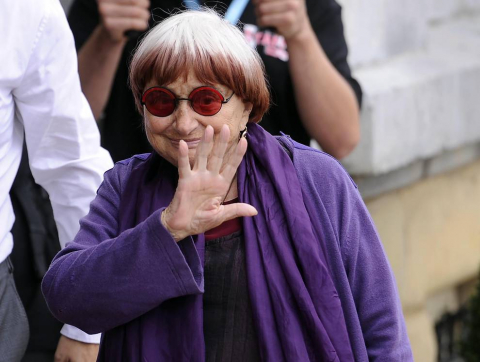 Numerosas estrellas del mundo del cine brillan ya en la capital donostiarra para participar en la 65 edición del Festival Internacional de Cine de San Sebastián, que comienza este viernes.