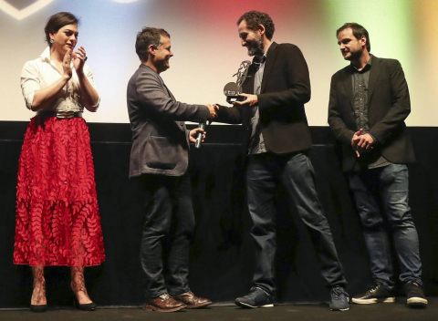 Numerosas estrellas del mundo del cine brillan ya en la capital donostiarra para participar en la 65 edición del Festival Internacional de Cine de San Sebastián, que comienza este viernes.