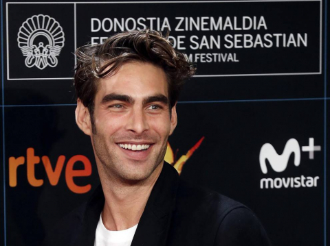 Numerosas estrellas del mundo del cine brillan ya en la capital donostiarra para participar en la 65 edición del Festival Internacional de Cine de San Sebastián, que comienza este viernes.