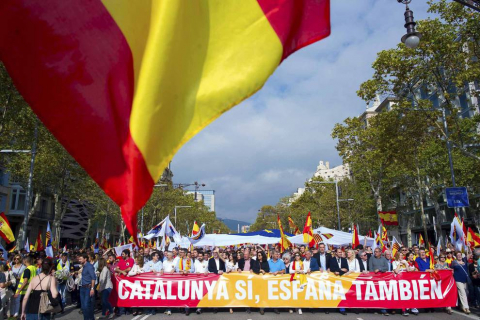 manifestación en Barcelona bajo el lema 'Cataluña sí, España también', convocada por Societat Civil Catalana, Espanya i Catalans y otras entidades contrarias a la independencia con motivo del Día de la Fiesta Nacional.