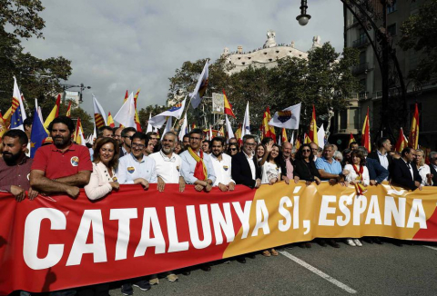 manifestación en Barcelona bajo el lema 'Cataluña sí, España también', convocada por Societat Civil Catalana, Espanya i Catalans y otras entidades contrarias a la independencia con motivo del Día de la Fiesta Nacional.