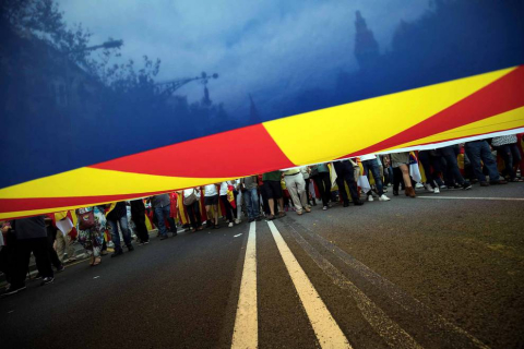 manifestación en Barcelona bajo el lema 'Cataluña sí, España también', convocada por Societat Civil Catalana, Espanya i Catalans y otras entidades contrarias a la independencia con motivo del Día de la Fiesta Nacional.