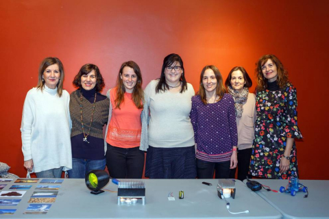 El sábado 10 de febrero se celebró en el Planetario de Pamplona un programa especial de actividades con motivo del Día internacional de la mujer y la niña en la ciencia. Talleres para pequecientíficos, encuentro con científicas, demostraciones y dos sesiones específicas de proyección en el Planetario dieron forma a la jornada.