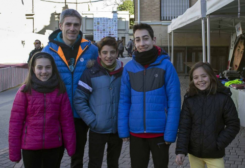 Desde el juicio de Pilatos hasta la crucifixión, Andosilla revive la pasión de Cristo cada Viernes Santo. La escenificación de este episodio bíblico, protagonizado por vecinos de la localidad, es uno de los eventos más interesantes de estas fechas en Navarra. Durante la mañana hubo, además, Mercado hebreo.