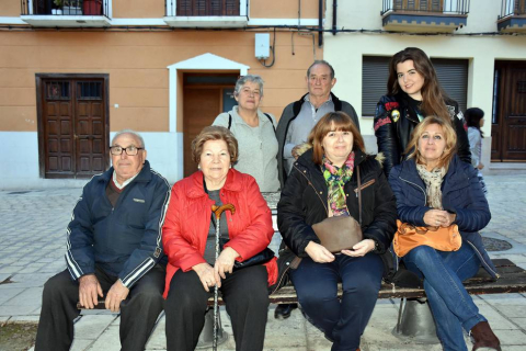 Tudela cuenta con un amplio repertorio de tradiciones alrededor de las fiestas de la Semana Santa. La Bajada del Ángel y el Volatín son las más reconocidas dentro y fuera de la capital ribera, pero también se realizan otras interesantes actividades como la escenificación de la Pasión de Cristo, que se puso en marcha el miércoles 28 de marzo en el escenario preparado para la ocasión en la plaza Mercadal.