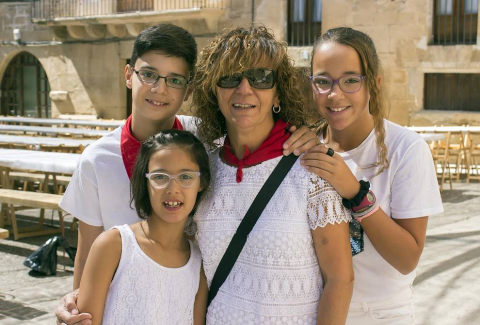 El domingo 2 de septiembre, los vecinos de Dicastillo entonaron el Pobre de mí y dieron cierre a sus fiestas de verano. Para despedir con alegría los festejos, los vecinos se reunieron desde las diez de la mañana en la plaza de los Fueros, para compartir una comida popular en la que el Ayuntamiento puso la carne para los calderetes y las cuadrillas su arte entre fogones.