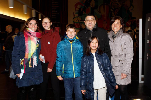 Bajo la batuta de Manuel Hernández-Silva, la Orquesta Sinfónica de Navarra ofreció el viernes 4 de enero, en Baluarte, el tradicional concierto de Año Nuevo. Estuvo acompañada en el escenario por el Orfeón Pamplonés y la soprano Berna Perles, así como por el Coro juvenil del Orfeón Pamplonés.