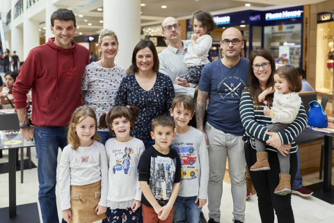 El sábado 16 de marzo, en el centro comercial La Morea, se celebró un original evento gastronómico gracias a embutidos Goikoa. De la mano Dani, de MasterChef junior, los pequeños de la casa participaron en el reto 'Bocata Power de Goikoa', en el que se propuso crear el bocadillo más sabroso y original de la jornada.