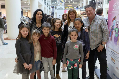 El sábado 16 de marzo, en el centro comercial La Morea, se celebró un original evento gastronómico gracias a embutidos Goikoa. De la mano Dani, de MasterChef junior, los pequeños de la casa participaron en el reto 'Bocata Power de Goikoa', en el que se propuso crear el bocadillo más sabroso y original de la jornada.
