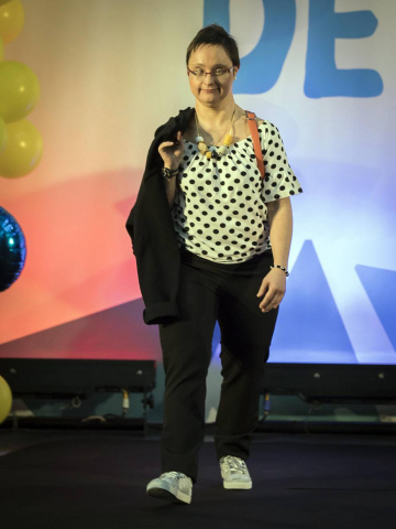 La Morea acogió el desfile de moda inclusiva que impulsa la Asociación Síndrome de Down en su octava edición. Participaron 50 modelos de todas las edades con síndrome de Down de la Agencia de Modelos DejaVú.