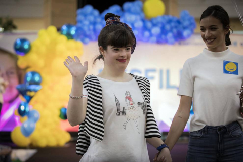 La Morea acogió el desfile de moda inclusiva que impulsa la Asociación Síndrome de Down en su octava edición. Participaron 50 modelos de todas las edades con síndrome de Down de la Agencia de Modelos DejaVú.