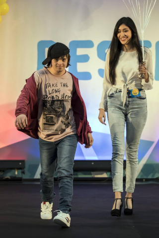 La Morea acogió el desfile de moda inclusiva que impulsa la Asociación Síndrome de Down en su octava edición. Participaron 50 modelos de todas las edades con síndrome de Down de la Agencia de Modelos DejaVú.