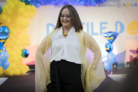 La Morea acogió el desfile de moda inclusiva que impulsa la Asociación Síndrome de Down en su octava edición. Participaron 50 modelos de todas las edades con síndrome de Down de la Agencia de Modelos DejaVú.