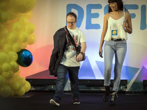 La Morea acogió el desfile de moda inclusiva que impulsa la Asociación Síndrome de Down en su octava edición. Participaron 50 modelos de todas las edades con síndrome de Down de la Agencia de Modelos DejaVú.