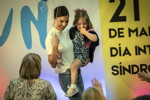La Morea acogió el desfile de moda inclusiva que impulsa la Asociación Síndrome de Down en su octava edición. Participaron 50 modelos de todas las edades con síndrome de Down de la Agencia de Modelos DejaVú.
