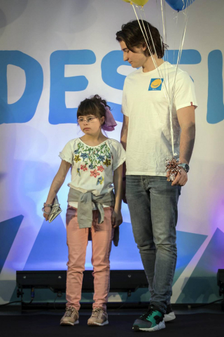 La Morea acogió el desfile de moda inclusiva que impulsa la Asociación Síndrome de Down en su octava edición. Participaron 50 modelos de todas las edades con síndrome de Down de la Agencia de Modelos DejaVú.