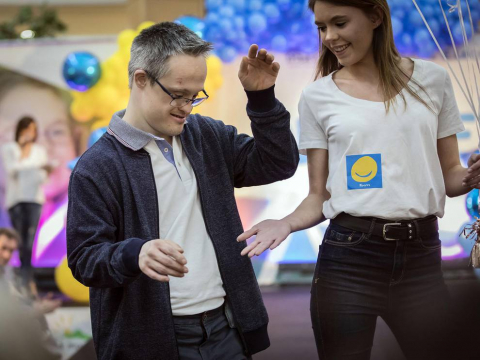 La Morea acogió el desfile de moda inclusiva que impulsa la Asociación Síndrome de Down en su octava edición. Participaron 50 modelos de todas las edades con síndrome de Down de la Agencia de Modelos DejaVú.