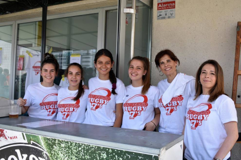 El pasado viernes 5 de julio, y como prolegómeno deportivo de la fiesta, se disputó en las instalaciones del Soto de Lezkairu la XVII edición del San Fermín Rugby Sevens, el tradicional torneo presanferminero, que reunió a dieciséis equipos, ocho en la categoría sénior y otros tantos en la de veteranos.