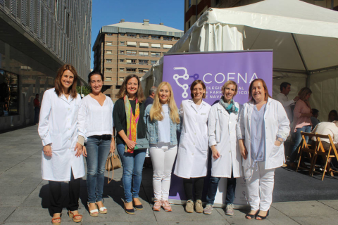 El Colegio Oficial de Farmacéuticos de Navarra (COFNA) ha conmemorado este sábado el Día Mundial del Farmacéutico con la instalación de una carpa en la confluencia de las calles Tudela y García Ximénez.