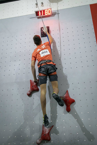 Fotos de las pruebas de velocidad en la disputa del Campeonato de España de Escalada que se celebra en Rocópolis