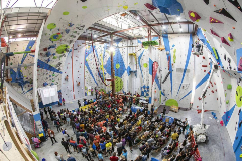 Fotos de las pruebas de velocidad en la disputa del Campeonato de España de Escalada que se celebra en Rocópolis