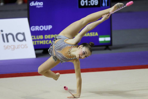 Las gimnastas se juegan en apenas dos minutos y medio el trabajo de varios meses de preparación previa y de más de dos horas          de calentamiento el día de competición