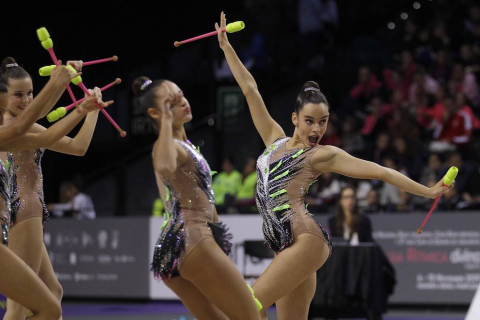 Las gimnastas se juegan en apenas dos minutos y medio el trabajo de varios meses de preparación previa y de más de dos horas          de calentamiento el día de competición