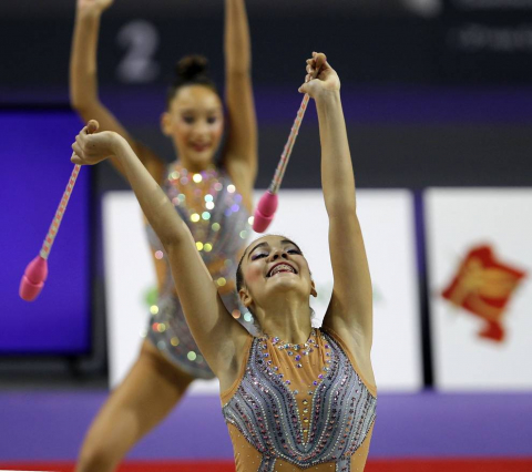 Las gimnastas se juegan en apenas dos minutos y medio el trabajo de varios meses de preparación previa y de más de dos horas          de calentamiento el día de competición