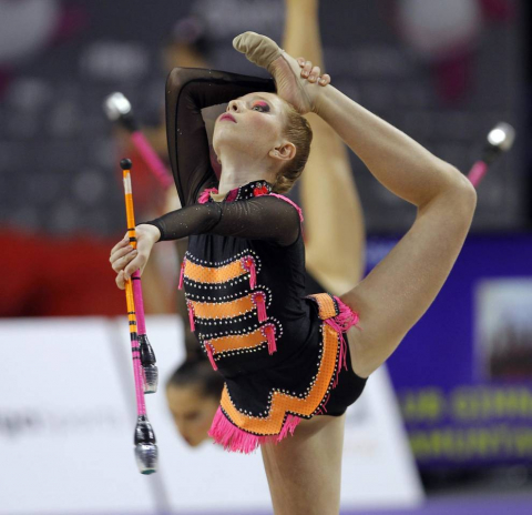 Las gimnastas se juegan en apenas dos minutos y medio el trabajo de varios meses de preparación previa y de más de dos horas          de calentamiento el día de competición