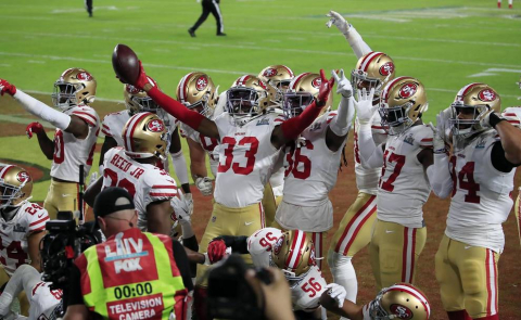 Imágenes del espectacular encuentro entre los Chiefs de Kansas City y los 49ers de San Francisco en el partido disputado en el Hard Rock Stadium de Miami.