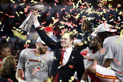 Imágenes del espectacular encuentro entre los Chiefs de Kansas City y los 49ers de San Francisco en el partido disputado en el Hard Rock Stadium de Miami.