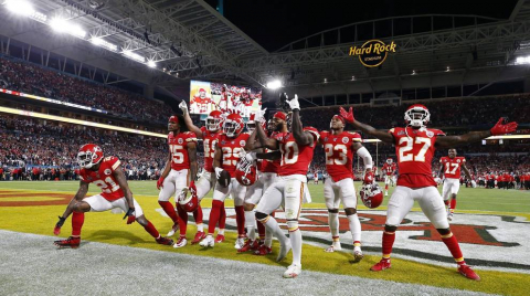 Imágenes del espectacular encuentro entre los Chiefs de Kansas City y los 49ers de San Francisco en el partido disputado en el Hard Rock Stadium de Miami.