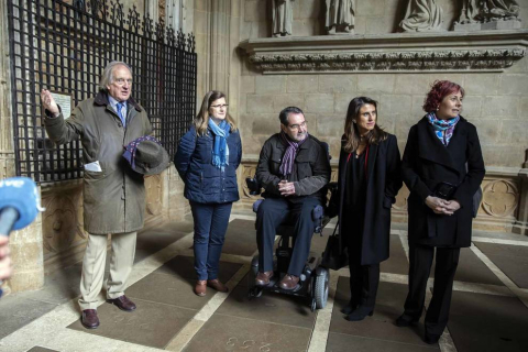 Imágenes de la visita guiada a la presentación de la finalización de las obras de restauración del claustro gótico de la Catedral de Pamplona.