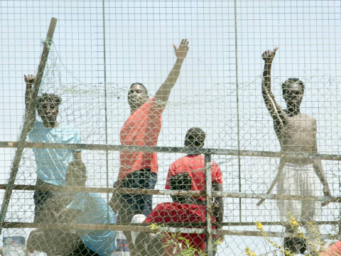 Más de 5.000 inmigrantes entran a nado en Ceuta ante la pasividad de Marruecos