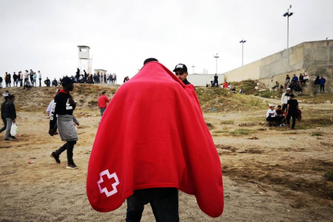 Más de 5.000 inmigrantes entran a nado en Ceuta ante la pasividad de Marruecos