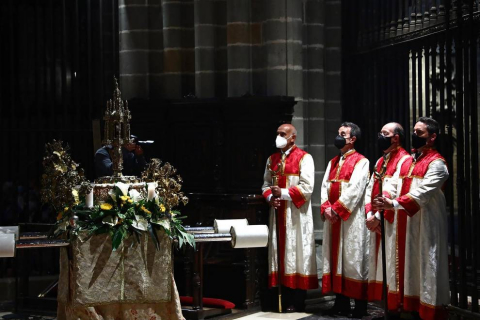 Galería de fotos de la celebración del Corpus Christi, este año sin procesiones en las calles
