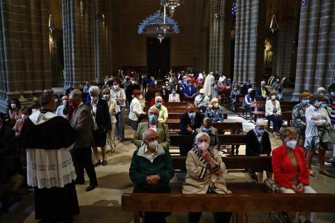 Galería de fotos de la celebración del Corpus Christi, este año sin procesiones en las calles