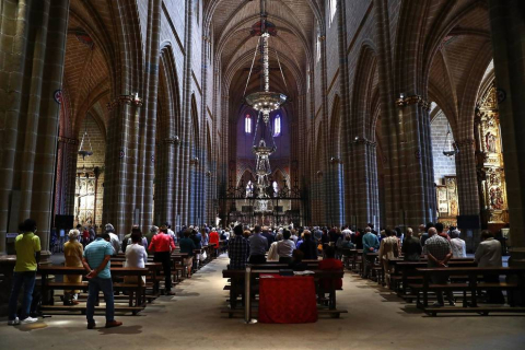Galería de fotos de la celebración del Corpus Christi, este año sin procesiones en las calles