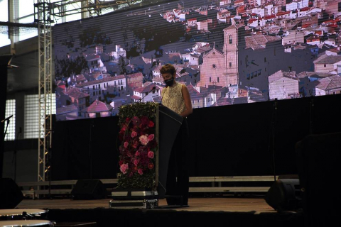 Las autoridades y familiares rindieron un sentido homenaje a los vecinos fallecidos desde el inicio de la pandemia.