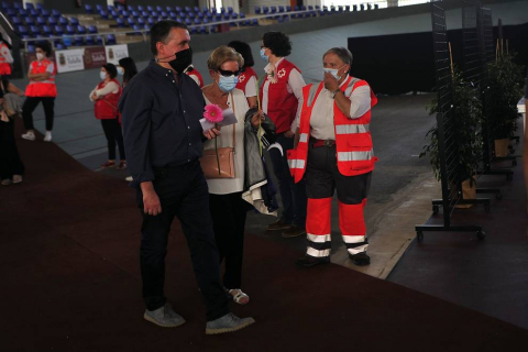 Las autoridades y familiares rindieron un sentido homenaje a los vecinos fallecidos desde el inicio de la pandemia.