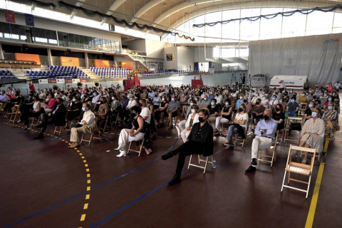 Las autoridades y familiares rindieron un sentido homenaje a los vecinos fallecidos desde el inicio de la pandemia.