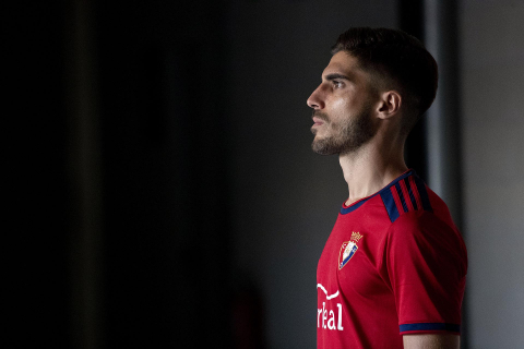 Imágenes del C.A. Osasuna del lateral Nacho Vidal tras anunciar su renovación con el club rojillo hasta 2025