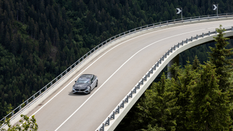 Mercedes-Benz EQS