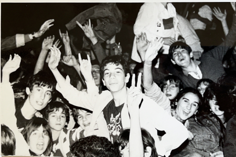 Miguel Ríos, en el escenario de la Plaza de Toros en 1982
