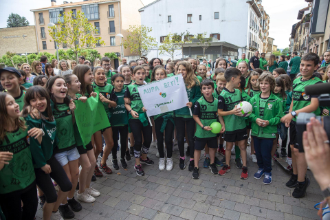 Recibimiento al Gurpea Beti Onak en Villava.