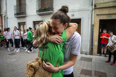 Recibimiento al Gurpea Beti Onak en Villava.