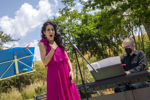 Homenaje a Lina Huarte-Mendicoa